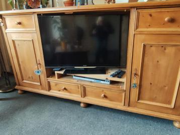Houten dressoir kast, kan een tv in.
