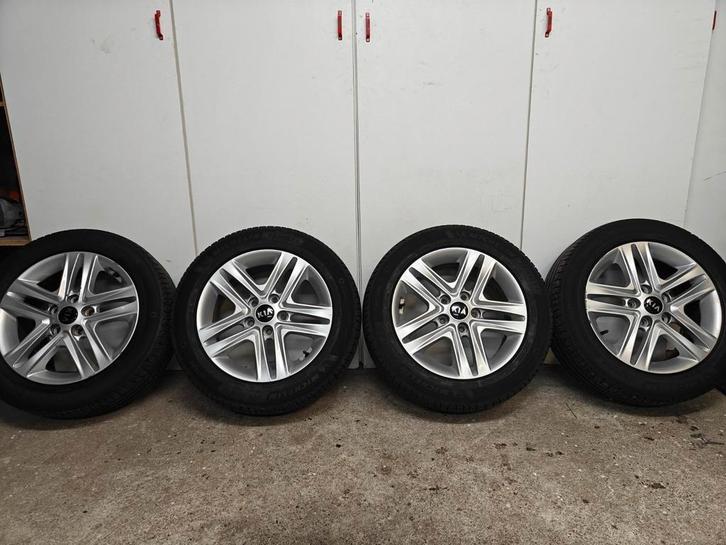 Originele Kia Ceed Sportwagon 16" velgen met zomerbanden, Auto-onderdelen, Banden en Velgen, Banden en Velgen, Zomerbanden, 16 inch