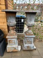 Gietijzeren tuinvazen op sokkel 125 cm, Tuin en Terras, Tuinvazen, Ophalen, Zo goed als nieuw