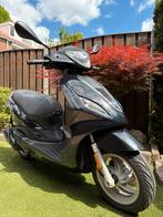 Piaggio New Fly scooter, Fietsen en Brommers, Scooters | Piaggio, Ophalen, Gebruikt, Maximaal 45 km/u, Fly