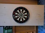 Dart bord op groot houten bord en 6 gratis pijlen, Ophalen of Verzenden, Zo goed als nieuw, Dartbord met pijlen