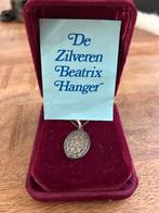 Zilveren Beatrix Hanger, Sieraden, Tassen en Uiterlijk, Kettinghangers, Ophalen of Verzenden, Zo goed als nieuw, Zilver, Overige voorstellingen