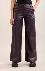 Toxik3 Imitatieleren Broek - Aubergine - Maat S, Kleding | Dames, Broeken en Pantalons, Overige kleuren, Nieuw, Ophalen of Verzenden