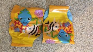 Zwemarmbandjes / swimming arm float / Goggles beschikbaar voor biedingen