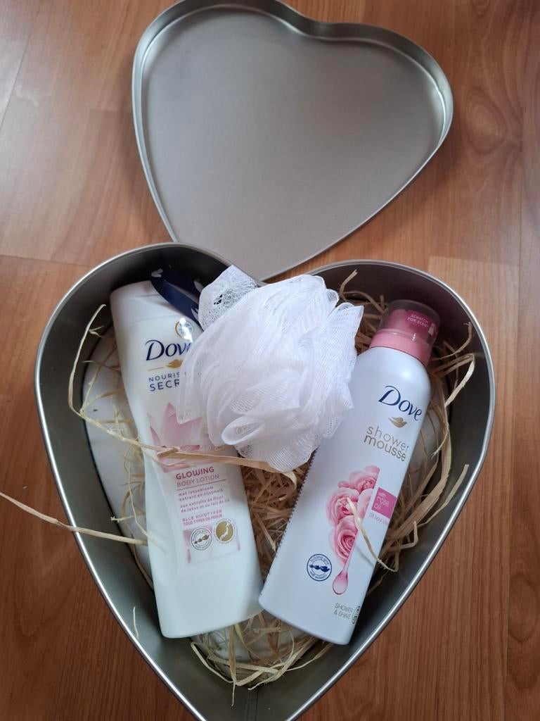 Dove Geschenkset in Hartvorm, Gehele gezicht, Wit, Nieuw, Ophalen of Verzenden