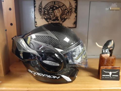 Scorpion exo tech carbon top helm XS motor scootrr helm XS, Motoren, Kleding | Motorhelmen, Dames, Heren, Kinderen, Systeemhelm