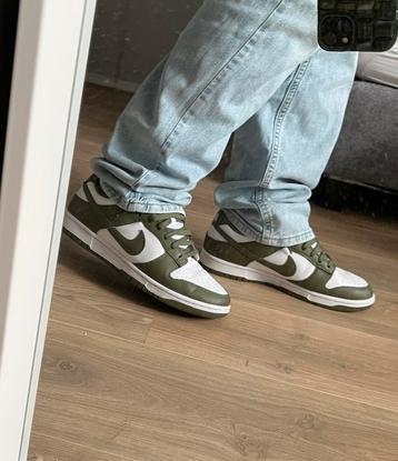 Nike Dunk Low Medium Olive Groen 43 Schoen beschikbaar voor biedingen