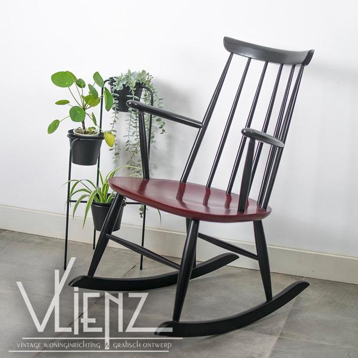 Vintage schommelstoel, spijlenstoel Roland Rainer Hagafors, Verzamelen, Retro, Huis en Inrichting, Ophalen