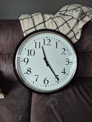 Ikea klok 57 cm beschikbaar voor biedingen
