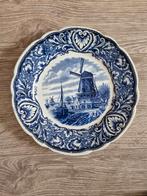 Bord Delfts met molen, Antiek en Kunst, Ophalen of Verzenden