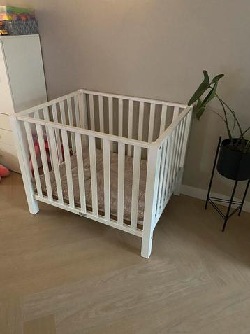 Bobita box en kleed en matras beschikbaar voor biedingen