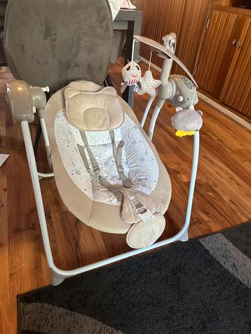 Baby schommelstoel beschikbaar voor biedingen
