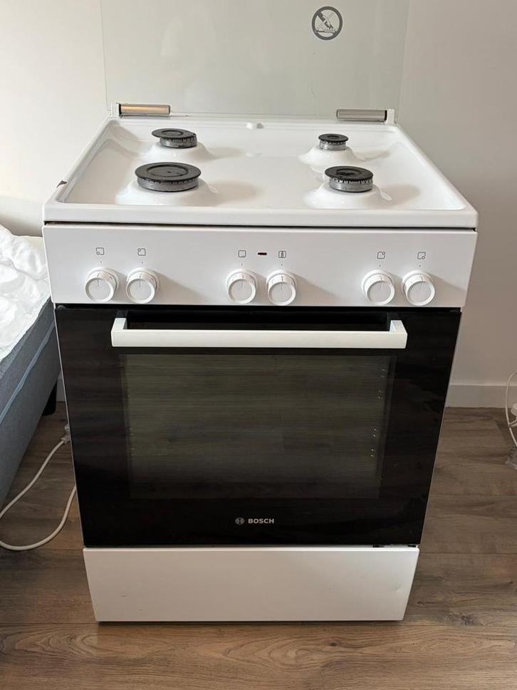 Bosch vrijstaand gasfornuis | elektrische oven wit, Witgoed en Apparatuur, Fornuizen, Zo goed als nieuw, Vrijstaand, Gas, 4 kookzones