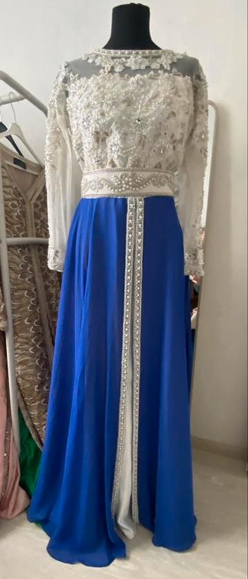 Feestjurken/kaftans/takshitaat beschikbaar voor biedingen