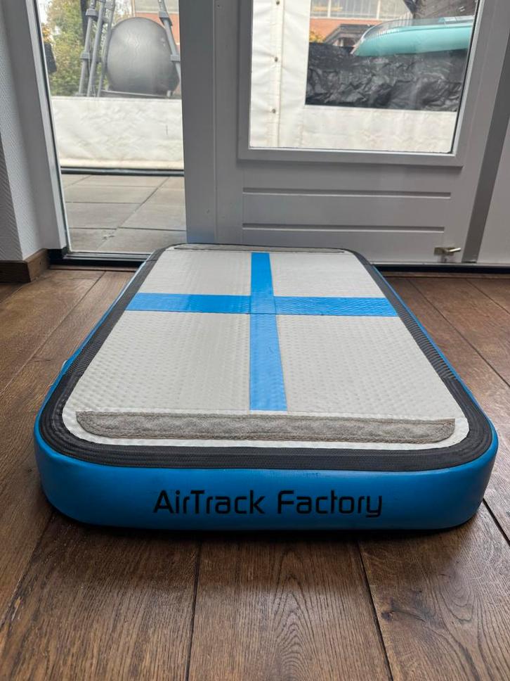 Airtrack Factory Airboard 100x60x10 cm, Sport en Fitness, Fitnessmaterialen, Gebruikt, Fitnessmat, Armen, Ophalen of Verzenden