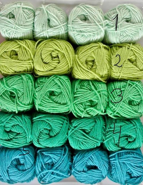 20 bollen breigaren/haakgaren in groen tinten (nieuw), Hobby en Vrije tijd, Breien en Haken, Nieuw, Breien of Haken, Wol of Garen
