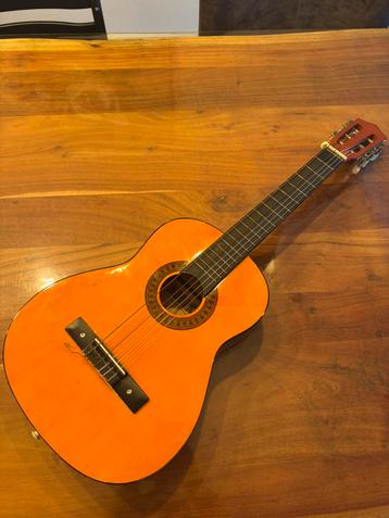 Kind gitaar 1/4 maat. Tot 8 jaar beschikbaar voor biedingen