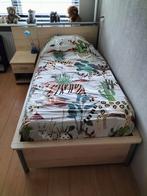 Kinderbed tienerbed 200 x 0.90, Ophalen of Verzenden, Zo goed als nieuw, Eenpersoons