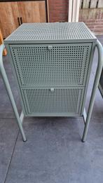 Industriële metalen bergkastjes, Ophalen