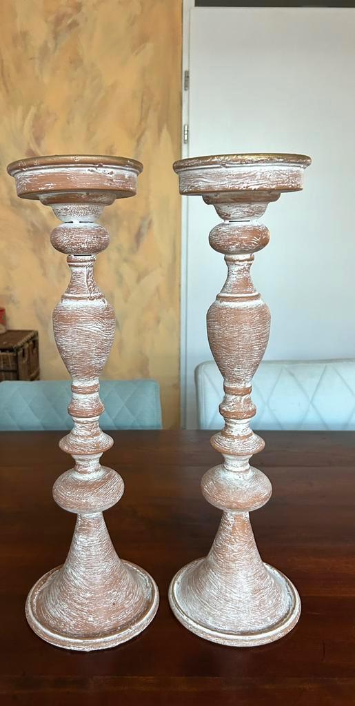 2 metalen kandelaars 50 cm hoog, Huis en Inrichting, Woonaccessoires | Kandelaars en Kaarsen, Zo goed als nieuw, Kandelaar, 50 tot 75 cm