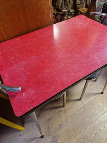 Rode Formica Uitschuifbare Eettafel beschikbaar voor biedingen