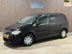 Volkswagen Touran 1.6 Optive 2008 NAP XENON AIRCO ELEK-RAMEN, Auto's, Volkswagen, Voorwielaandrijving, Stof, Zwart, 4 cilinders