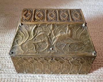 Antiek koperen kistje 25x15x20 cm beschikbaar voor biedingen