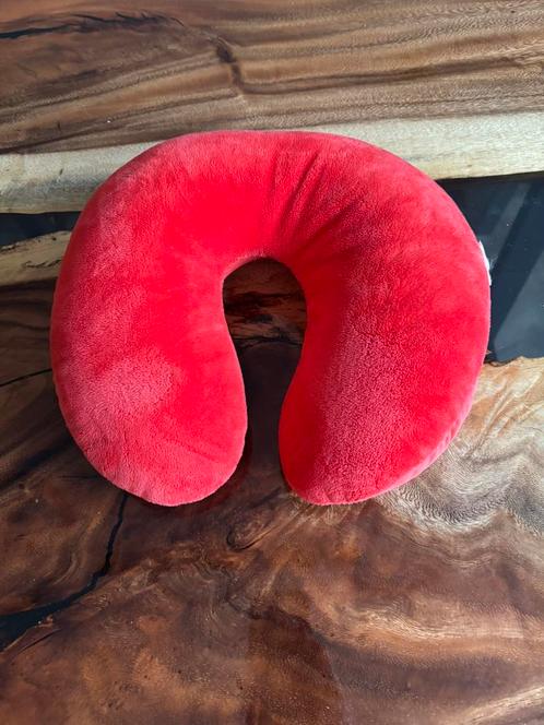 Rood reiskussen – neksteun – comfortabel voor onderweg, Huis en Inrichting, Woonaccessoires | Kussens, Zo goed als nieuw, Rood