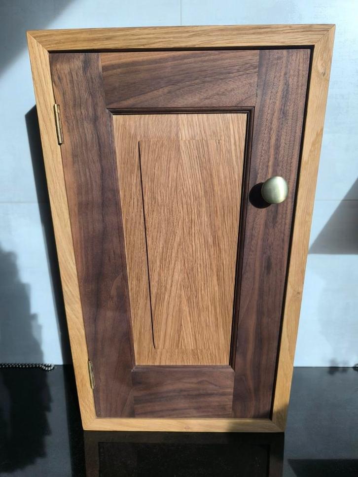 Massief Eiken & Noten Medicijnkastje, Antiek en Kunst, Antiek | Meubels | Kasten, Ophalen