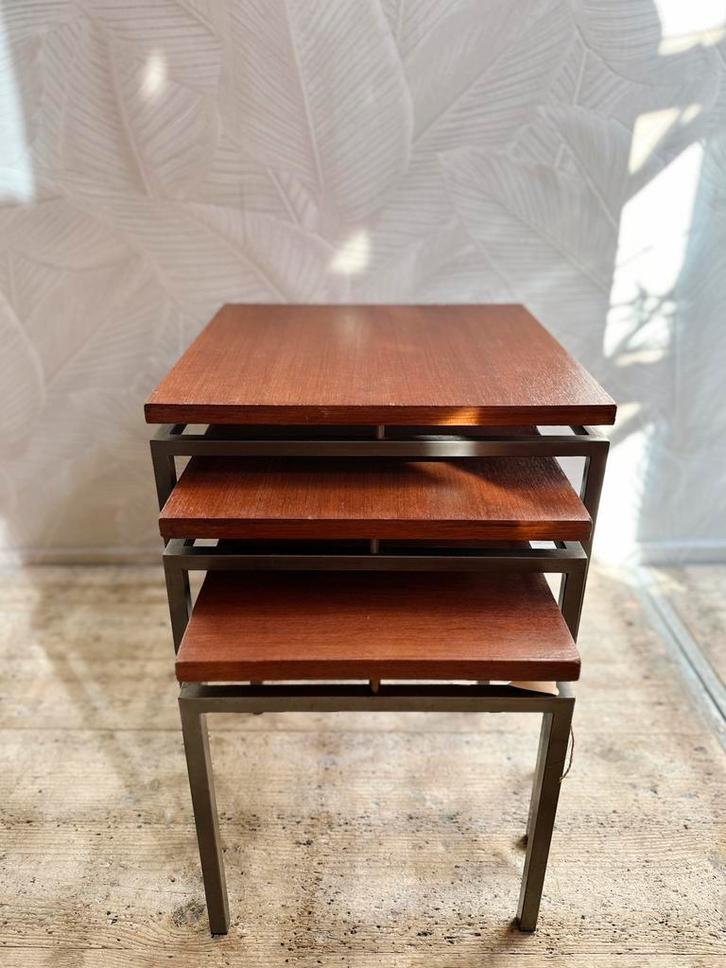 Vintage jaren 60 mimi set mini set bijzettafeltjes, Huis en Inrichting, Slaapkamer | Nachtkastjes, Zo goed als nieuw, Minder dan 55 cm