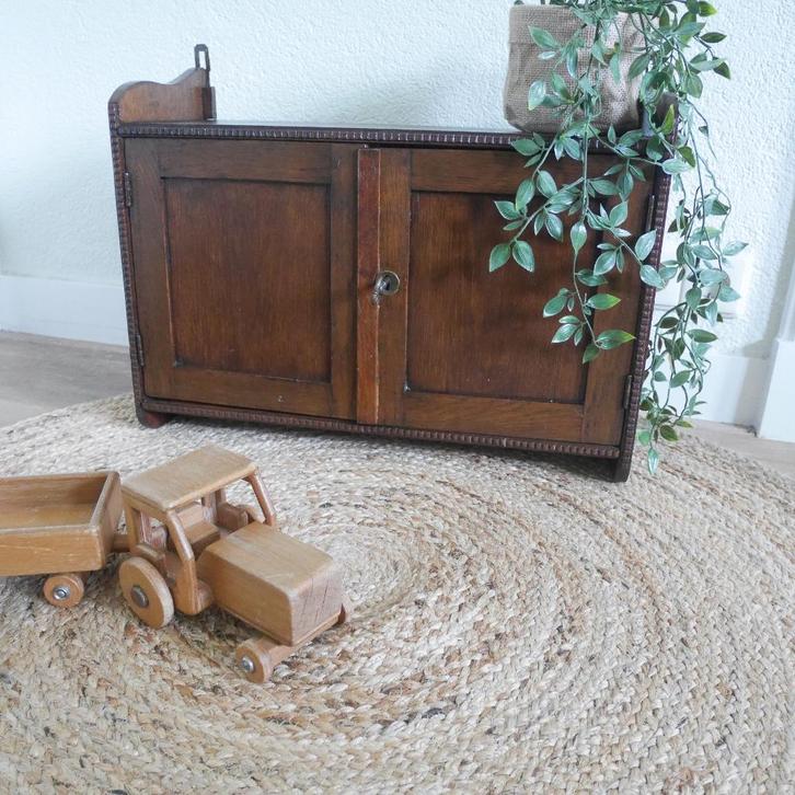 Vintage hangkastje / wandkastje, Antiek en Kunst, Curiosa en Brocante, Ophalen