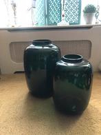 2 leuke Gucci groene vazen nog als nieuw, Huis en Inrichting, Ophalen of Verzenden, Minder dan 50 cm, Groen, Glas