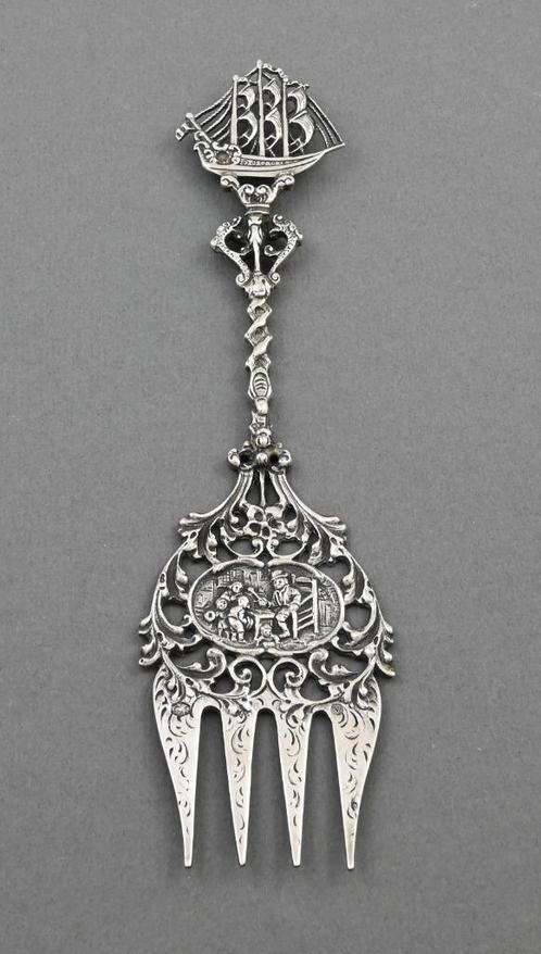 zilveren prachtig bewerkte broodvork, 4 tands 1930, Antiek en Kunst, Antiek | Goud en Zilver, Zilver, Verzenden