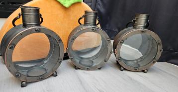3x Storm- | scheepslamp met 'patrijspoortdeurtje' beschikbaar voor biedingen