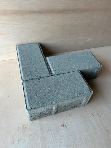 Grijze Betonklinkers 21x10.5x8 beschikbaar voor biedingen