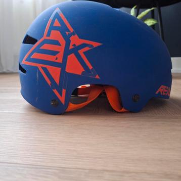 Rekd Elite helm small 54/55 beschikbaar voor biedingen