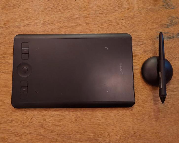 Wacom Intuos Pro PTH-460 Tekentablet, Computers en Software, Tekentablets, Gebruikt, Draadloos, Multi-touch, Ophalen of Verzenden