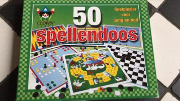 Spellendoos prima staat 2 spellen dubbel in doos zie omschr. beschikbaar voor biedingen