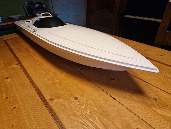 rc powerboot, Hobby en Vrije tijd, Modelbouw | Boten en Schepen, Zo goed als nieuw, Ophalen