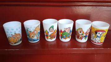 6 bekertjes disney figuren beschikbaar voor biedingen