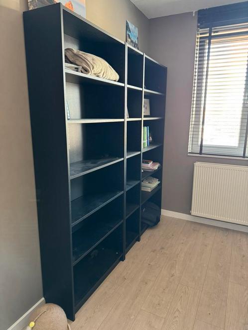 Boekenkast zwart, Huis en Inrichting, Kasten | Boekenkasten, Zo goed als nieuw, 150 tot 200 cm, 200 cm of meer, 25 tot 50 cm, Met plank(en)