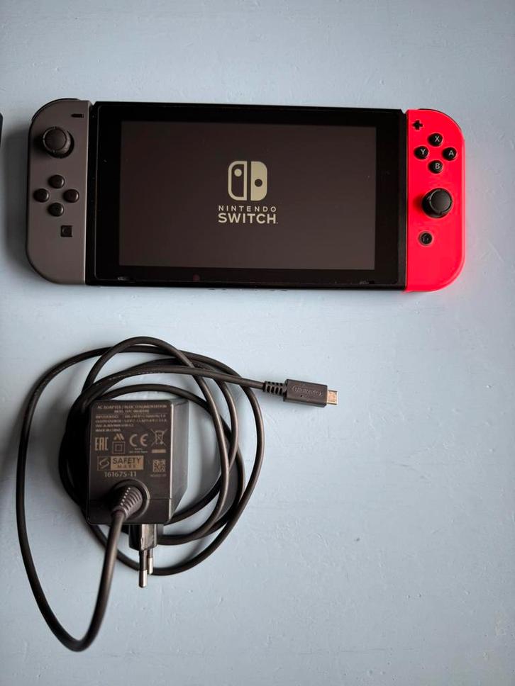 Nintendo Switch, Spelcomputers en Games, Spelcomputers | Nintendo Switch, Zo goed als nieuw, Switch Original, Met 2 controllers