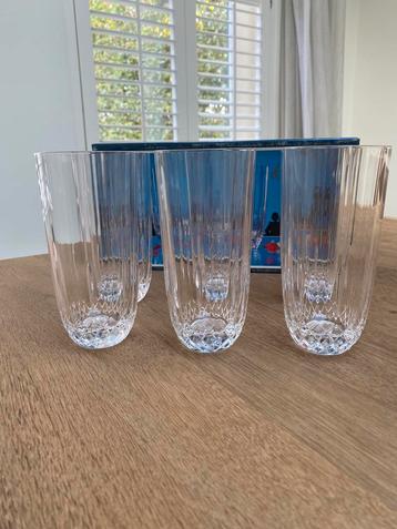 Mooie glazen van kristal Capri beschikbaar voor biedingen
