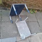 Verrijdbaar tafeltje / karretje, in hoogte verstelbaar, Ophalen, Minder dan 50 cm, Gebruikt, Minder dan 50 cm