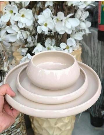 Bricard Bondy servies beige chubby beschikbaar voor biedingen