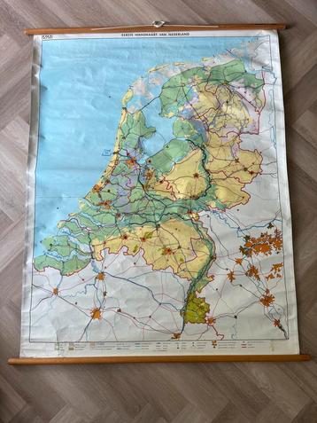 Grote schoolkaart / schoolplaat van NL beschikbaar voor biedingen