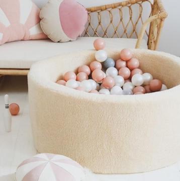 Teddy ecru ballenbak incl 300 ballen beschikbaar voor biedingen