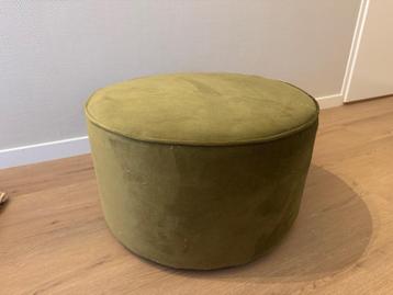 Poef beschikbaar voor biedingen