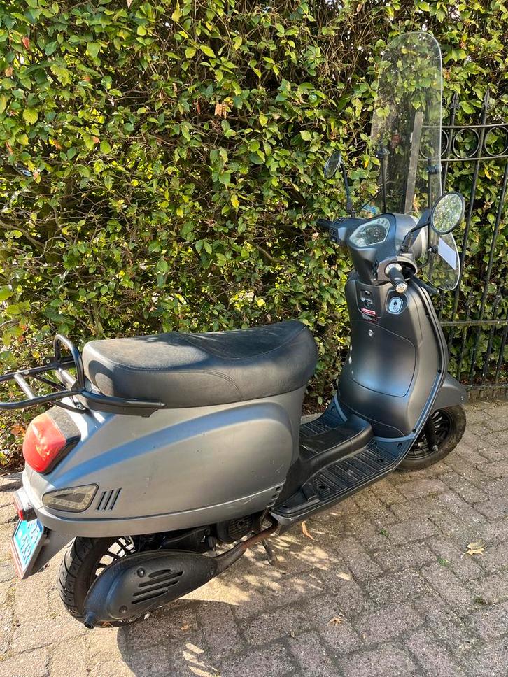 Stevige Mooie ZNEN Scooter - Bouwjaar 2014, Fietsen en Brommers, Brommeronderdelen | Scooters, Gebruikt, Overige merken, Overige typen
