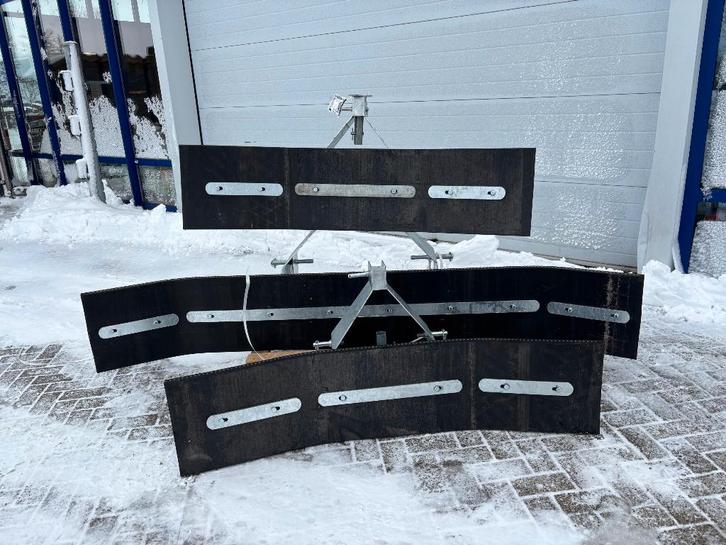 RUBBERSCHUIF 160 & 260 CM LEPELINSTEEK EN 3-PUNTSAANSLUITING, Tuin en Terras, Veegmachines, Ophalen